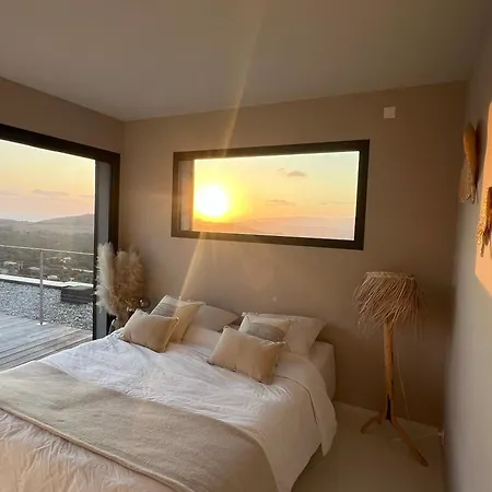 A Vista - Luxe, Piscine, Vue Panoramique - Classée 4 étoiles *